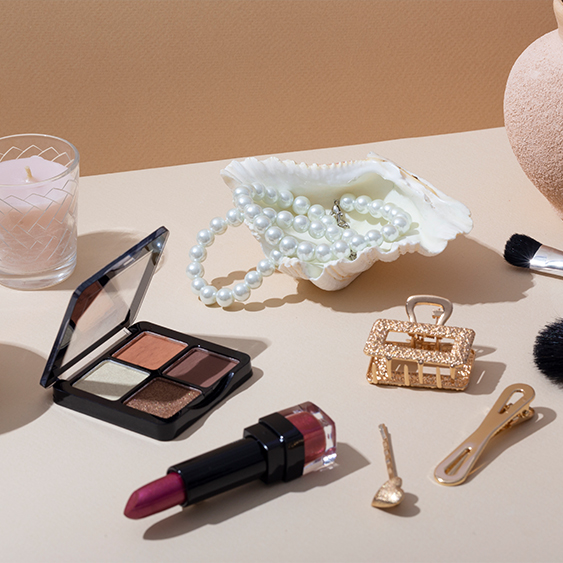 How to Layer Accessories Without Overdoing It